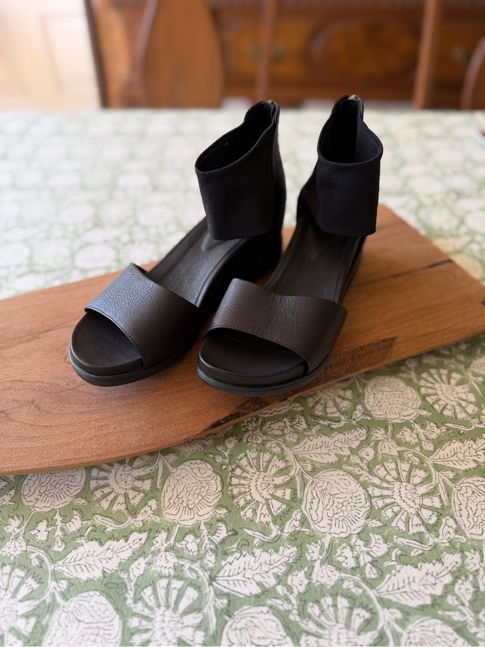 Eileen Fisher Black Open-Toe Ankle-Cuff Sandals